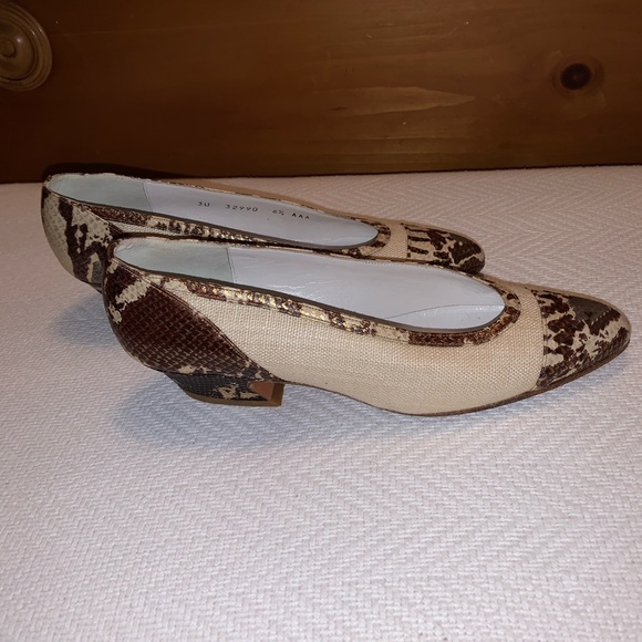 Stuart Weitzman Shoes, Size 6.5 AAA - Picture 4 of 8